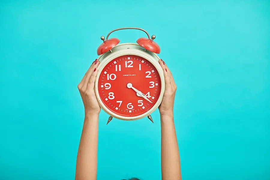 Photo side hustle time management tips