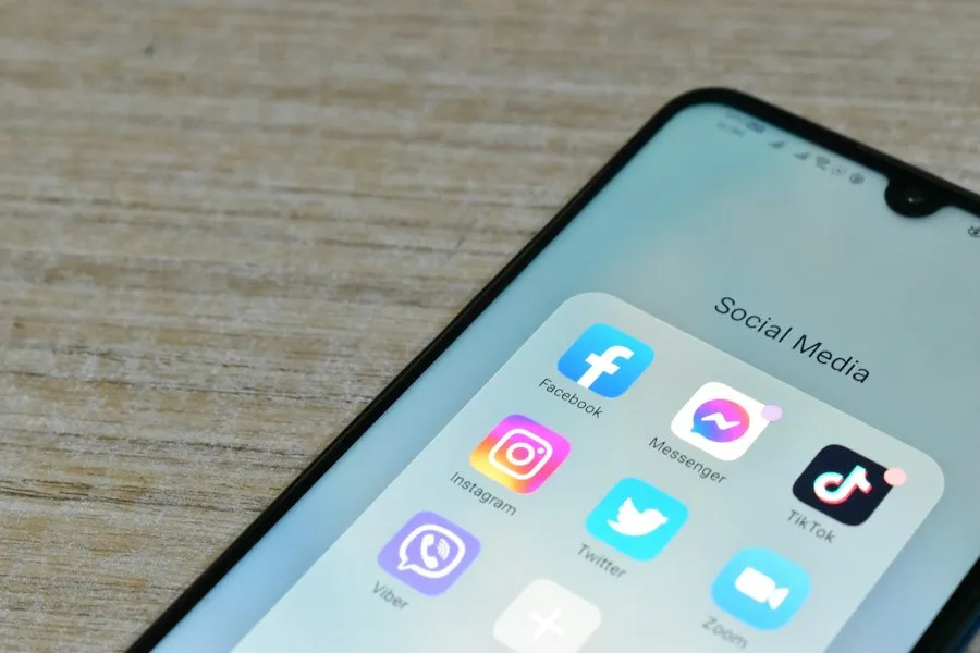 common social media mistakes business