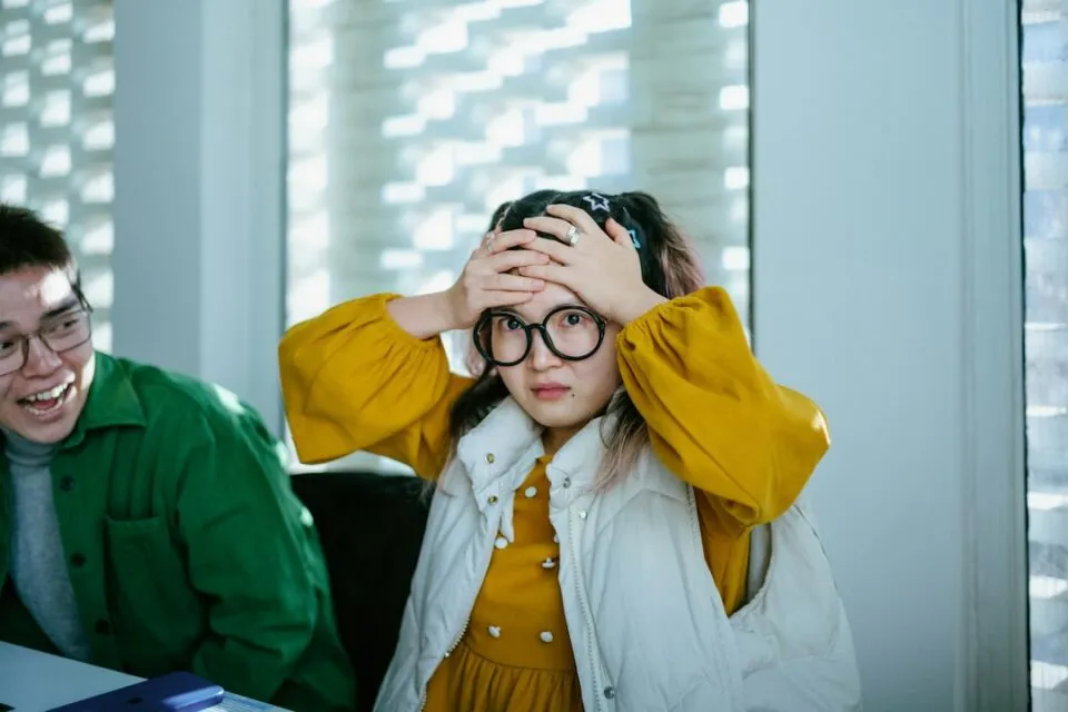 Photo common mistakes young people saving investing
