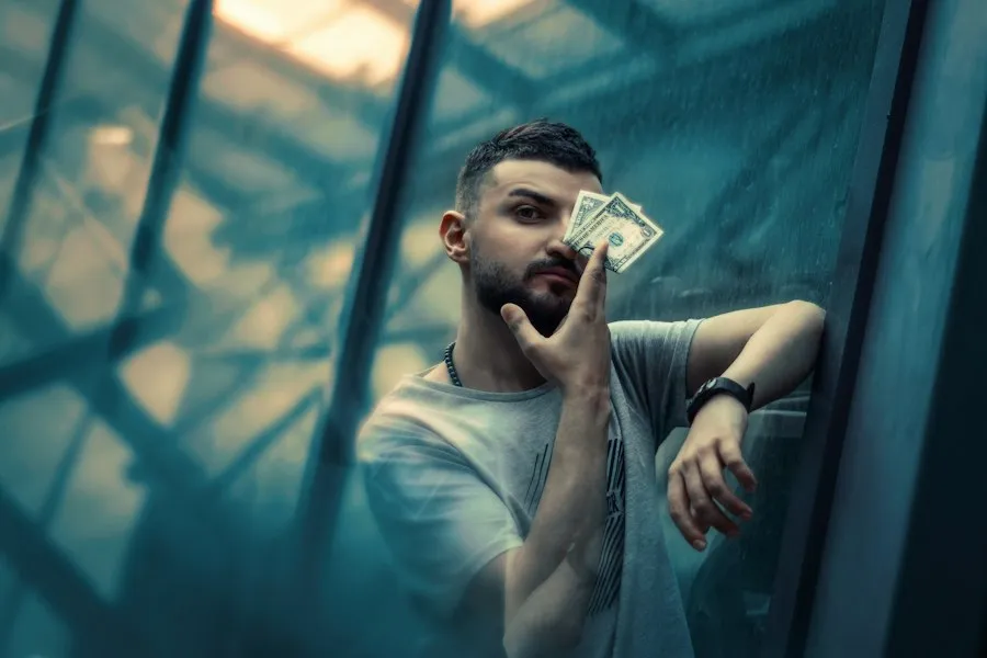 Photo common mistakes young people saving investing